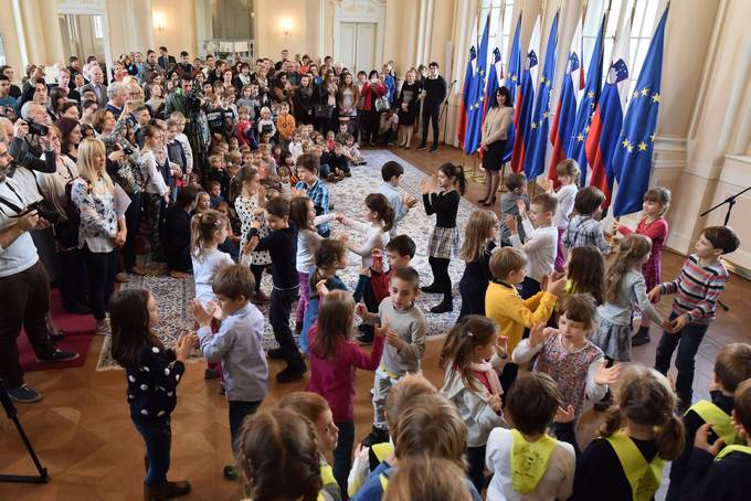 Ob dravnem prazniku, dnevu Rudolfa Maistra, v Uradu predsednika Republike Slovenije dan odprtih vrat
